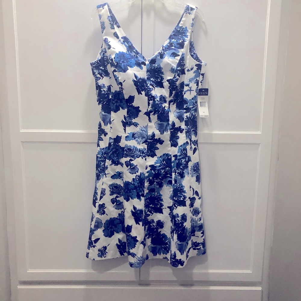 NWT Lovely Navy and White floral spring dress, tea length